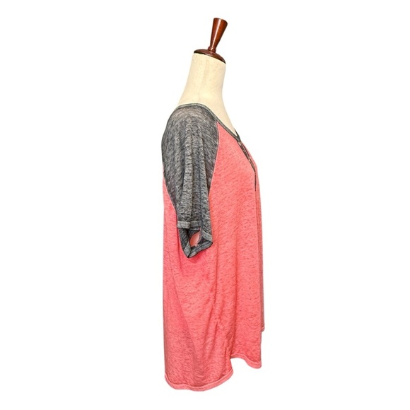 Bobbie Brooks Plus Size Short Sleeve Coral and Gray Raglan Shirt. Size 3X #1504 - Picture 4 of 5